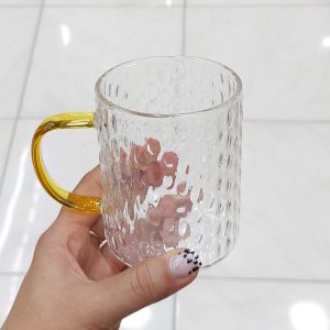 Alternative view of لیوان پیرکس استوانه ای طرح اشک دسته طلایی وارداتی(تکی)