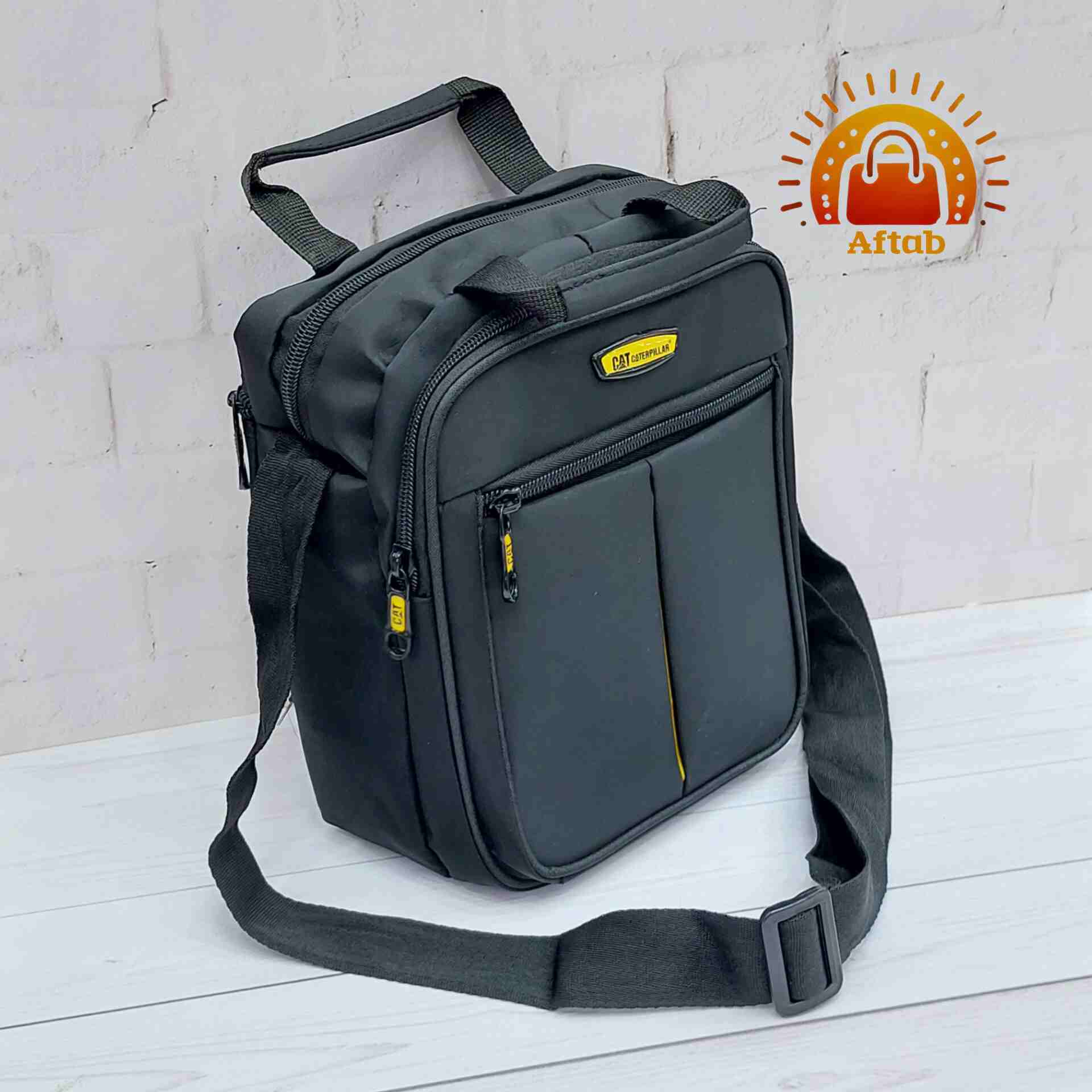 کیف دوشی برزنتی مردانه اسپورت نوار وسط Cat سایز 2 - Image 3